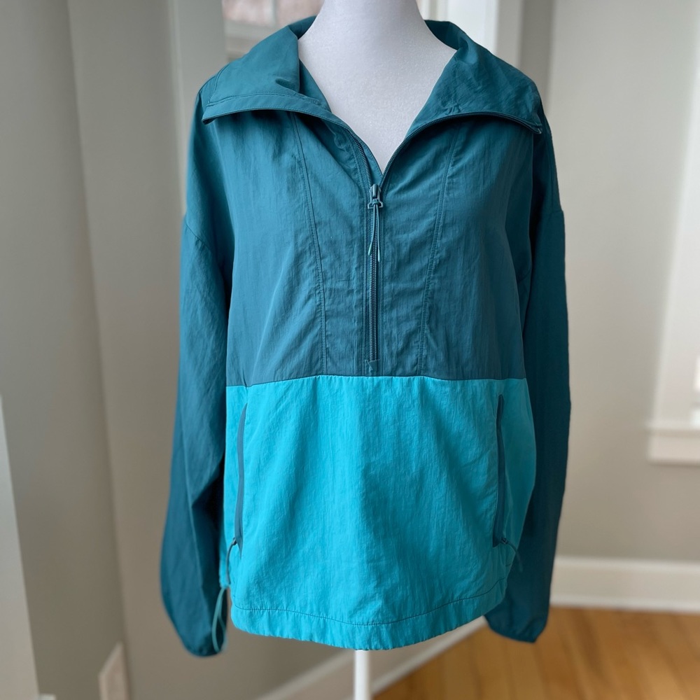 All in Motion Teal Dark Blue Water Wind Resistant Cropped Windbreaker Jacket